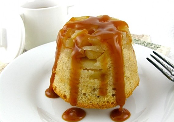 Individual Apple Upside-down Cakes