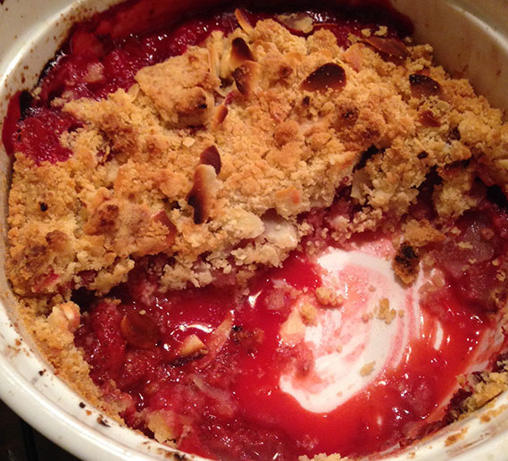 Easy-Fresh-Strawberry-Crumble