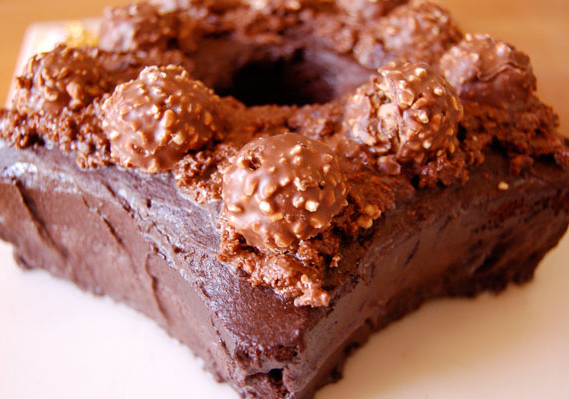 Ferrero-Rocher-Cake-Point