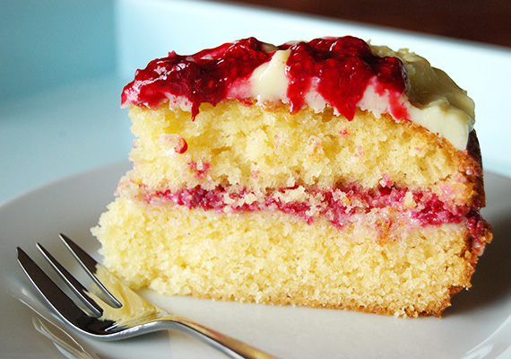 White-Chocolate-Raspberry-Cake-Slice