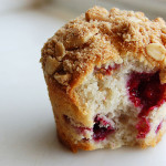 Easy (Frozen) Raspberry Muffins and the Difference between Cake and Muffins
